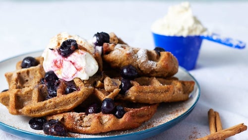 Pequeno-Almoço Vegan em 15 minutos | Waffles Proteicas de Rolo de Canela