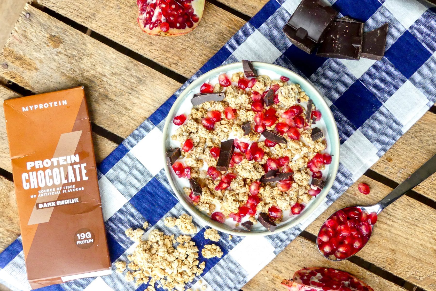 Kwark Met Granaatappel, Granola en Chocolade