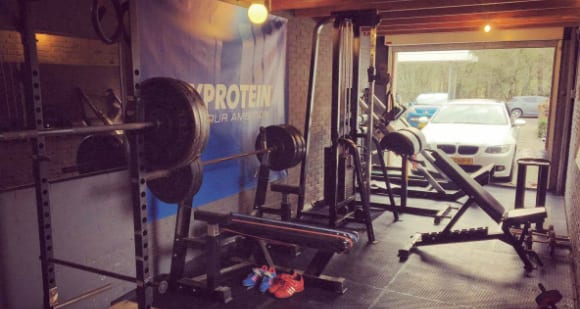 Het bouwen van je eigen homegym | De tips van homegym held Micha Emelianov