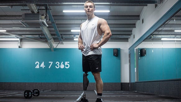 Deze geamputeerde PT liet het leven hem niet weerhouden van zijn droomcarrière | Everyday Athletes