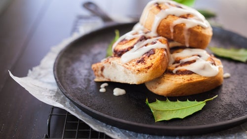 Cinnamon roll cake