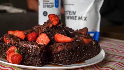 Proteïne Brownie met Aardbeichocolade Topping Recept