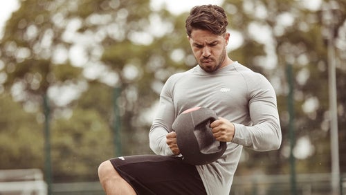 Knee Straps Or Sleeves? | Do They Make A Difference?