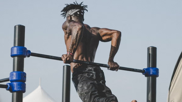 How To Build Muscle Fast: Timelines, Nutrition & 10 Training Tips