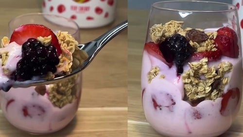 Proteínové raňajky s gréckym jogurtom a ovocím | Raňajky s vysokým obsahom bielkovín