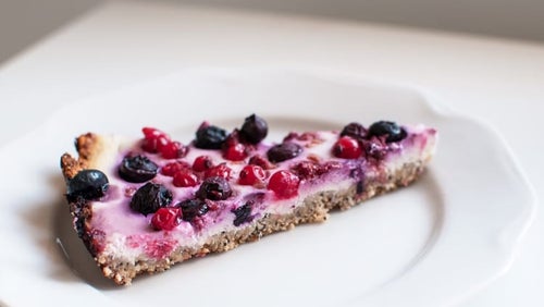 Svieži tvarohový koláč s lesným ovocím | Jednoduchý recept