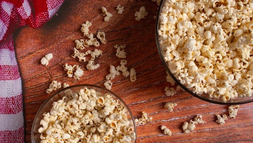 Gemakkelijke suikervrije zoete popcorn