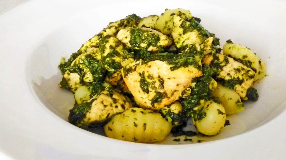 Recept: Špenátové gnocchi s kuřecím masem