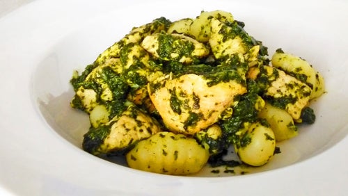 Recept: Špenátové gnocchi s kuřecím masem