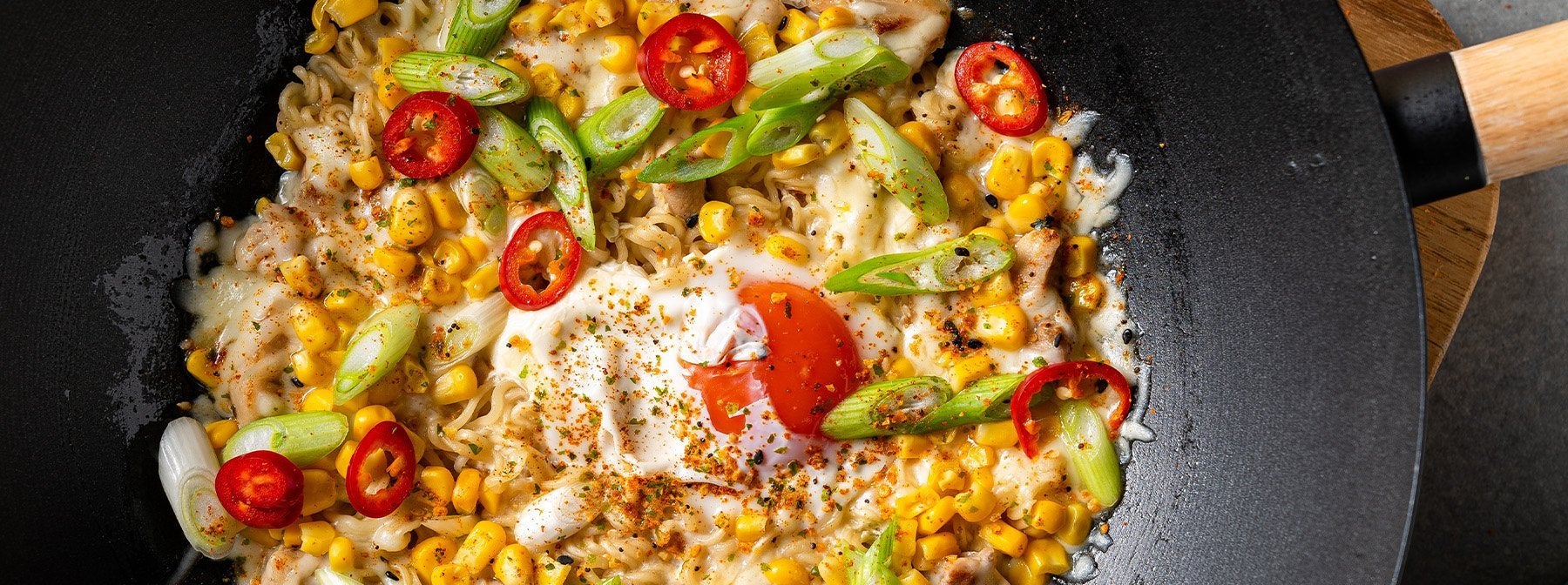 Jednoduchý kuřecí ramen z jednoho hrnce