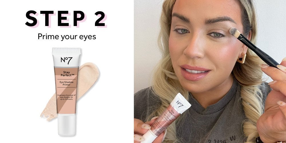 Woman applying Stay Perfect Eye Shadow Primer.