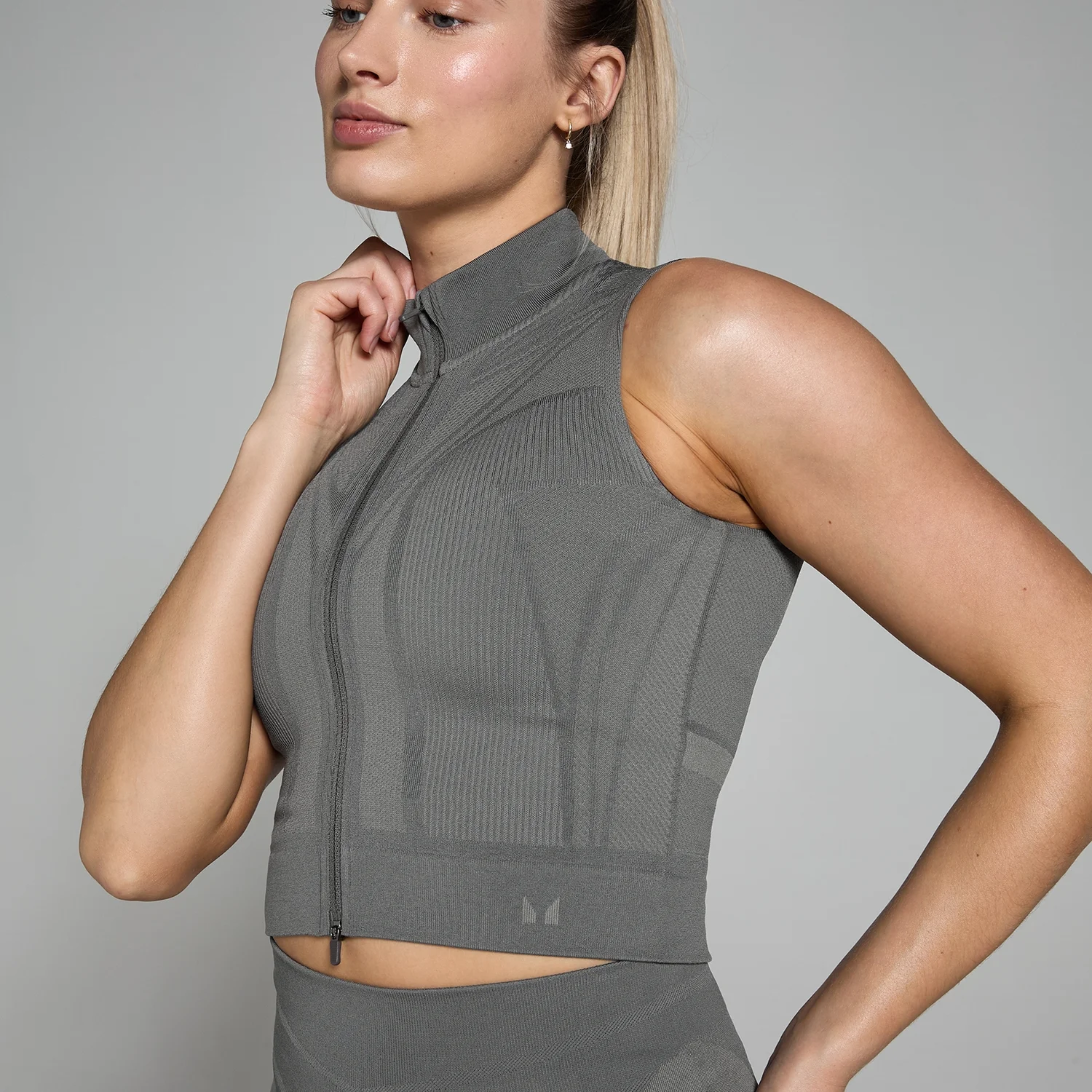 Tempo Ultra Geometric Seamless Zip Tank Top Carbon